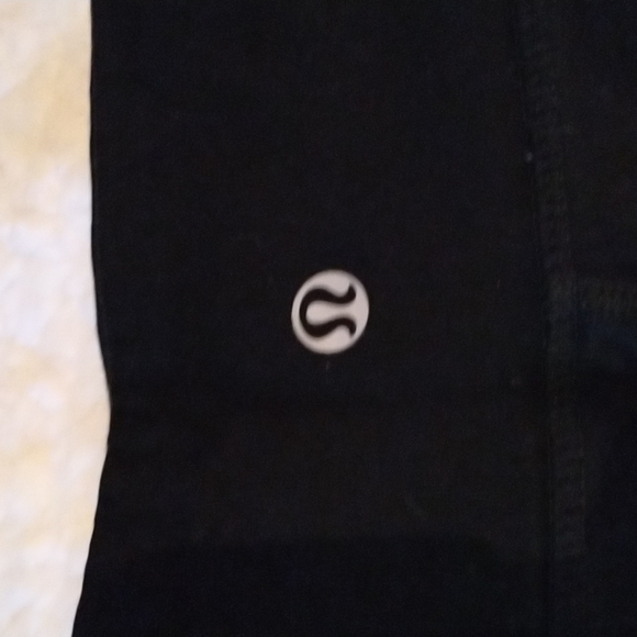 Lululemon capris - Picture 3 of 4